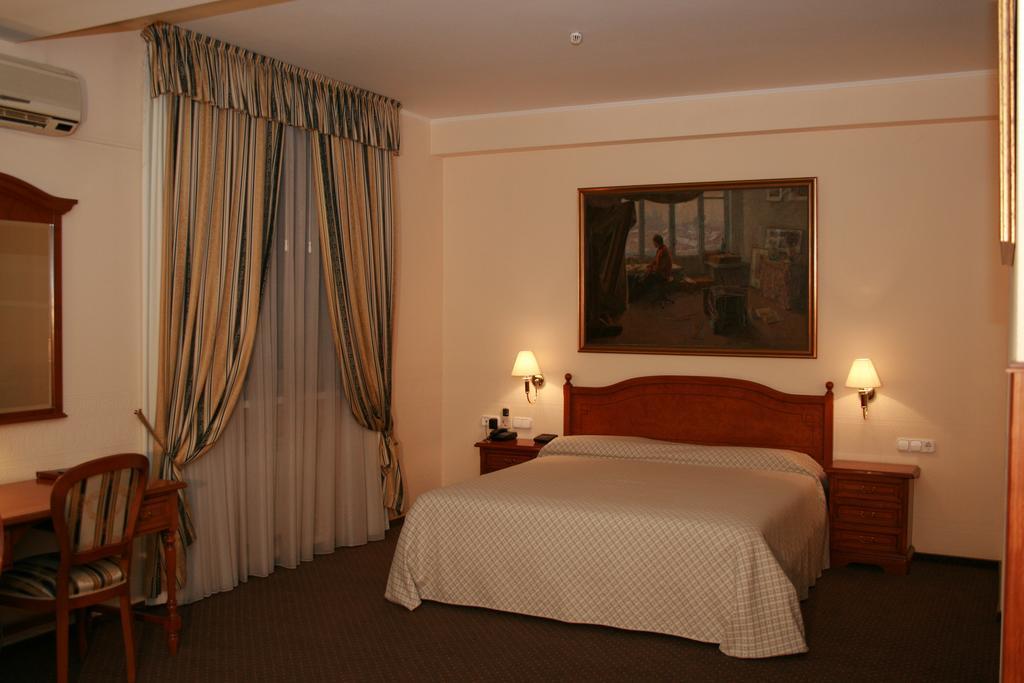 Art Hotel Academy Dnipro Bagian luar foto