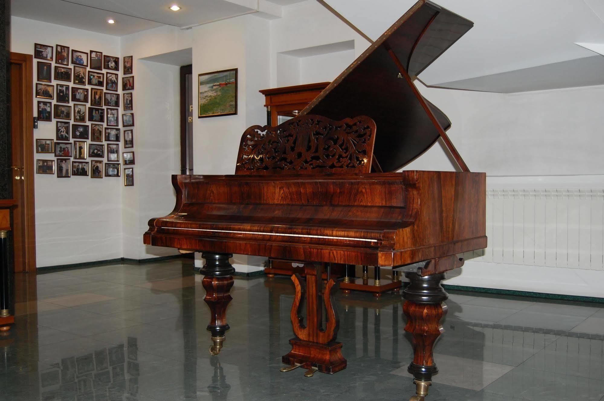 Art Hotel Academy Dnipro Bagian luar foto