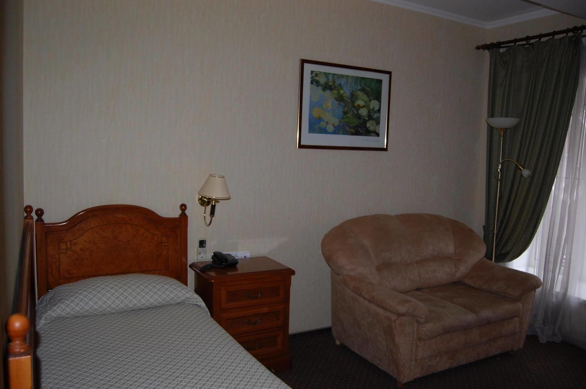 Art Hotel Academy Dnipro Bagian luar foto